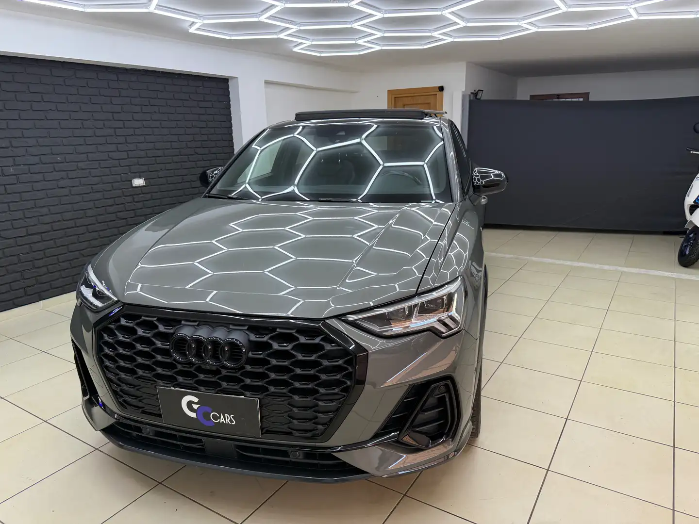 Audi Q3 Sportback 35 2.0 tdi S line edition s-tronic FULL Gris - 2