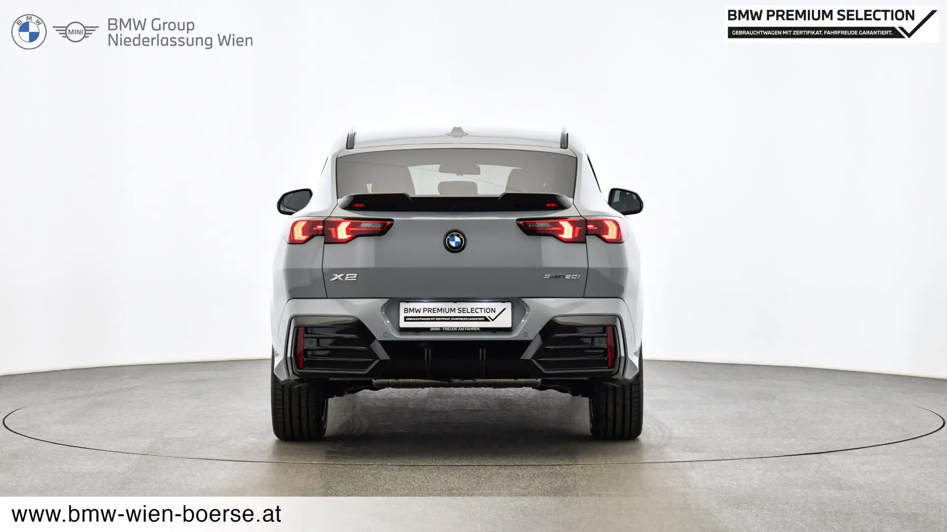 BMW X2 sDrive20i Grau - 2