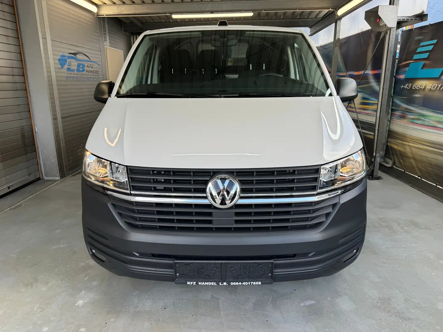 Volkswagen T6.1 Transporter FWD Weiß - 2