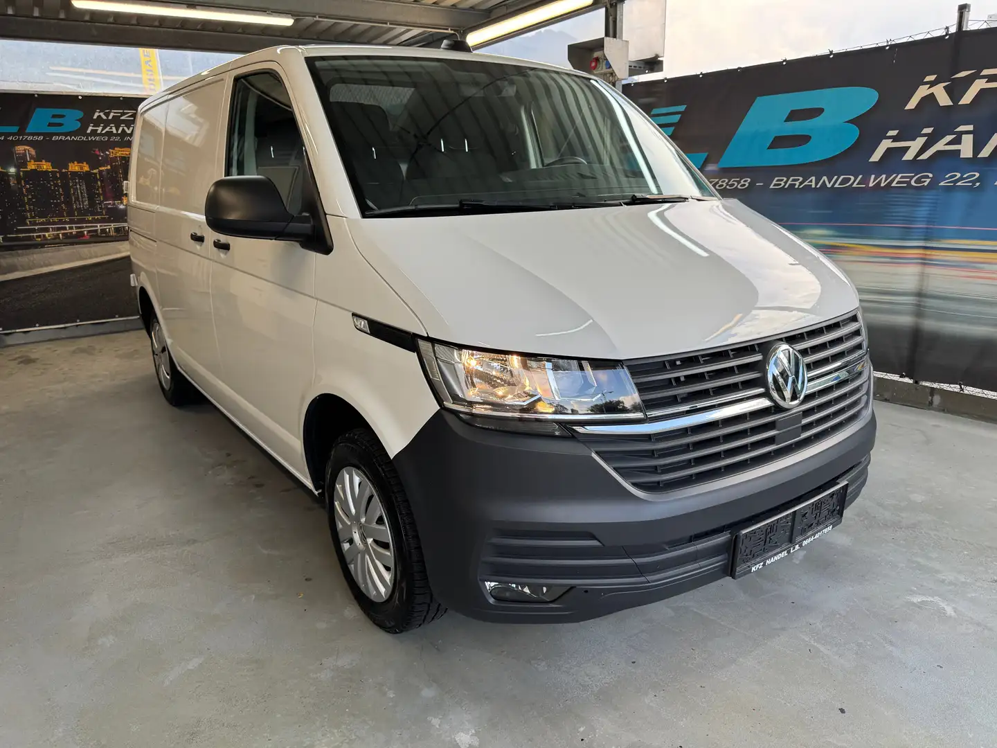 Volkswagen T6.1 Transporter FWD Weiß - 1