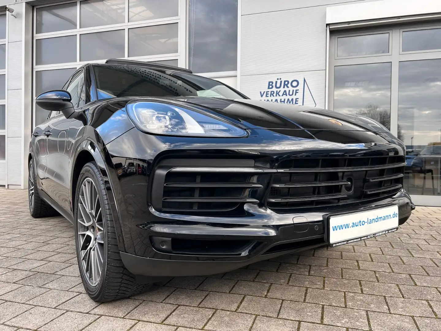 Porsche Cayenne 3.0 V6 Aut 1HD STANDHZ ACC LUFT PANO AHK Schwarz - 1