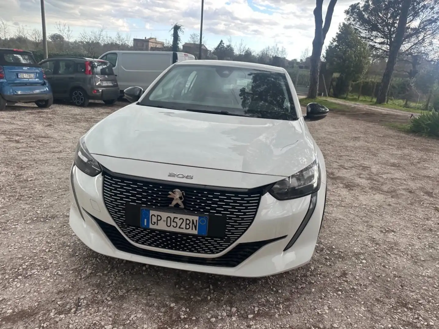 Peugeot 208 motore elettrico 136 CV 5 porte Active Blanco - 2