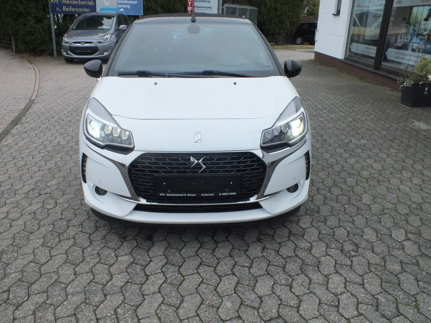 Citroen DS3 *Automatik*Cabrio*1.Hand*Navi*8.Fach*Klima*HU Bílá - 2