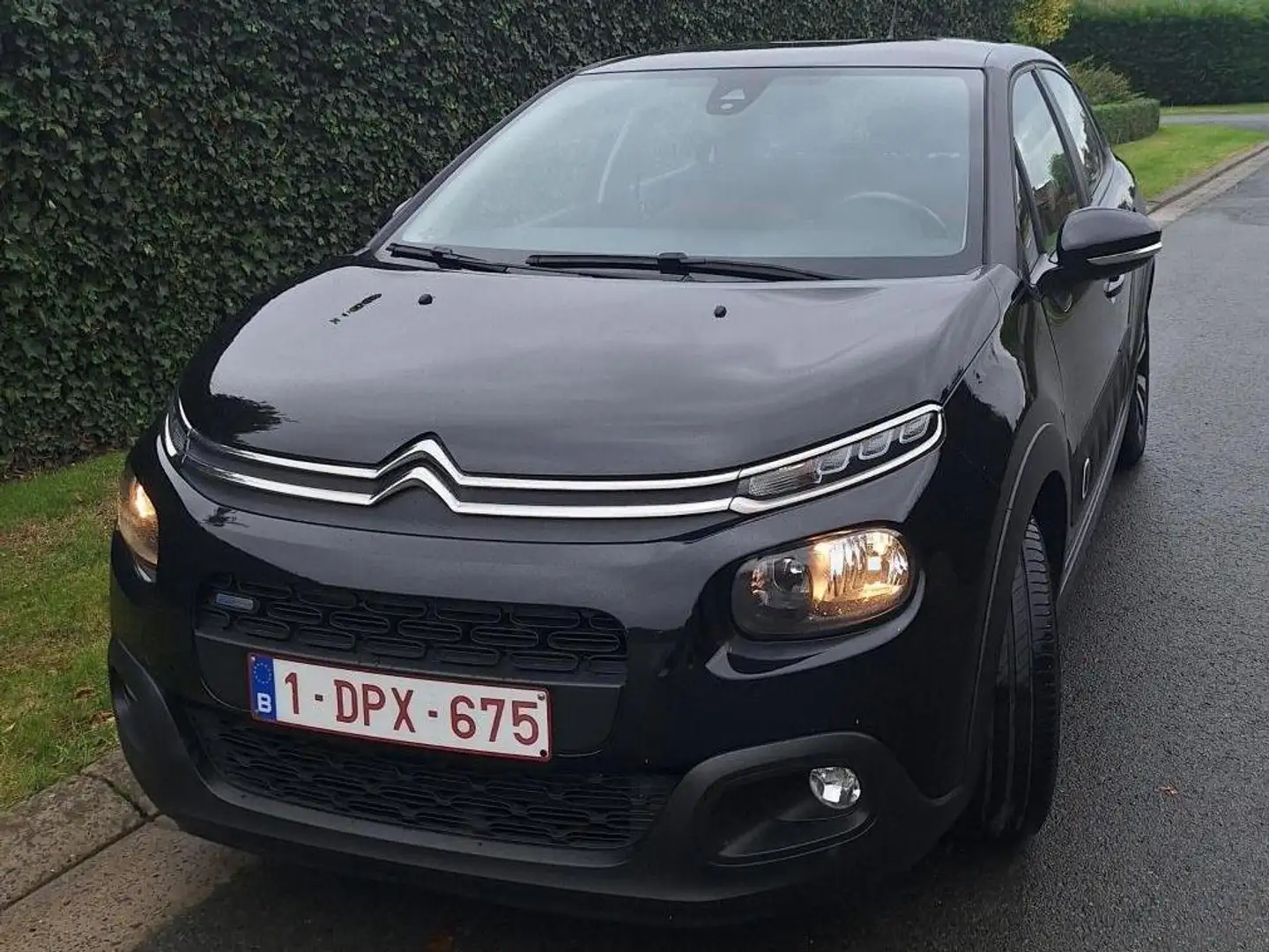 Citroen C3 C3 Pure Tech 82 FEEL Zwart - 1