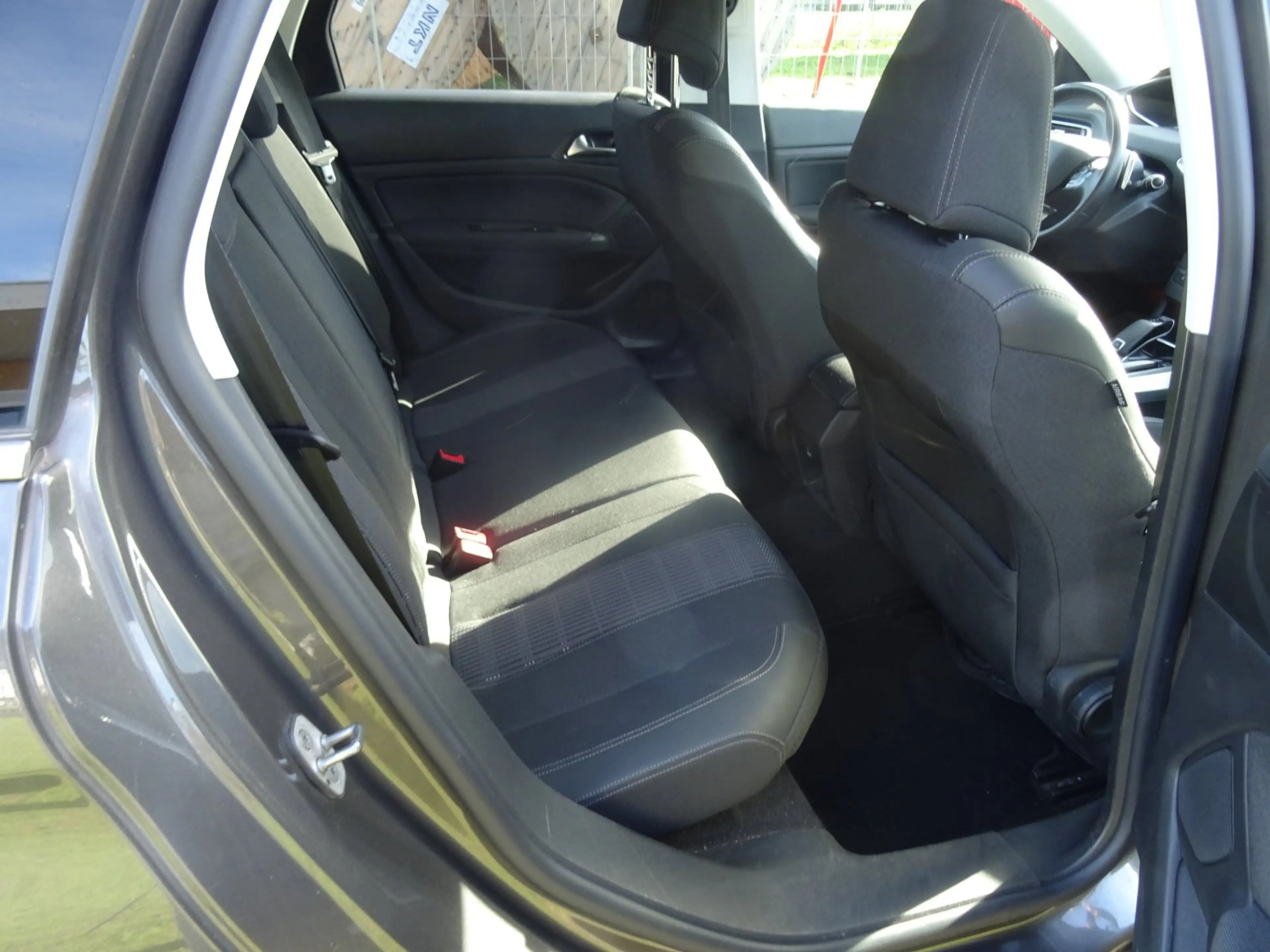 Peugeot 308 SW 1.2 PureTech Blue Lease Allure — photo 12