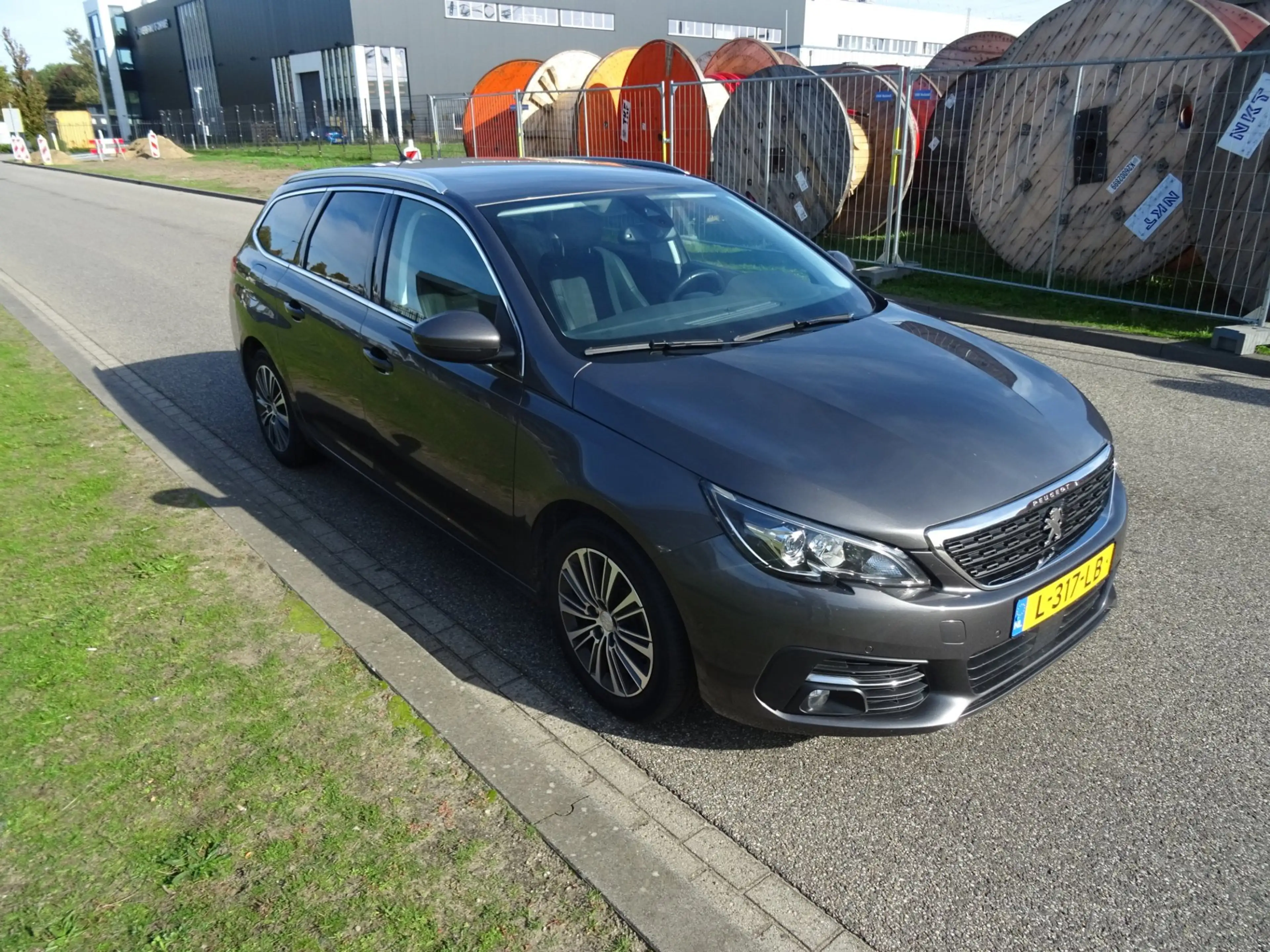 Peugeot 308 SW 1.2 PureTech Blue Lease Allure — photo 7
