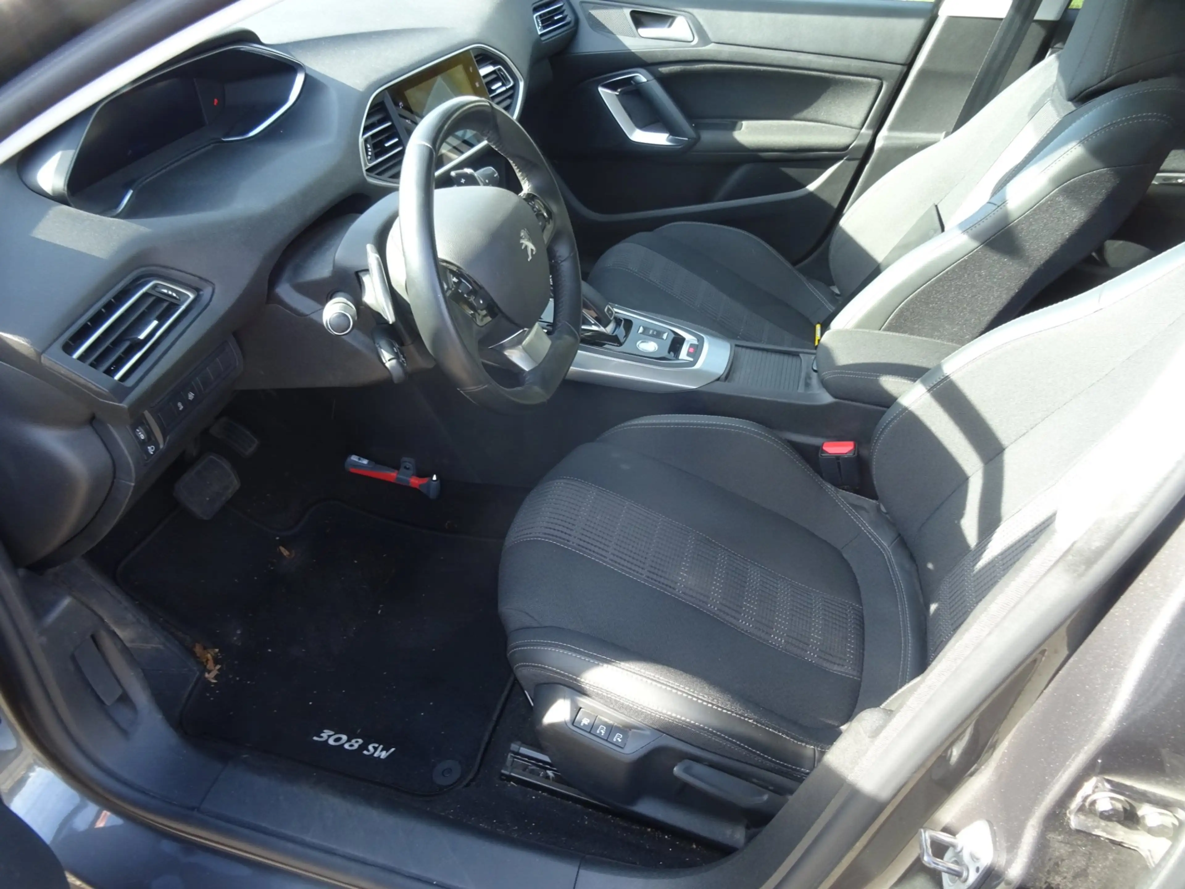 Peugeot 308 SW 1.2 PureTech Blue Lease Allure — photo 9