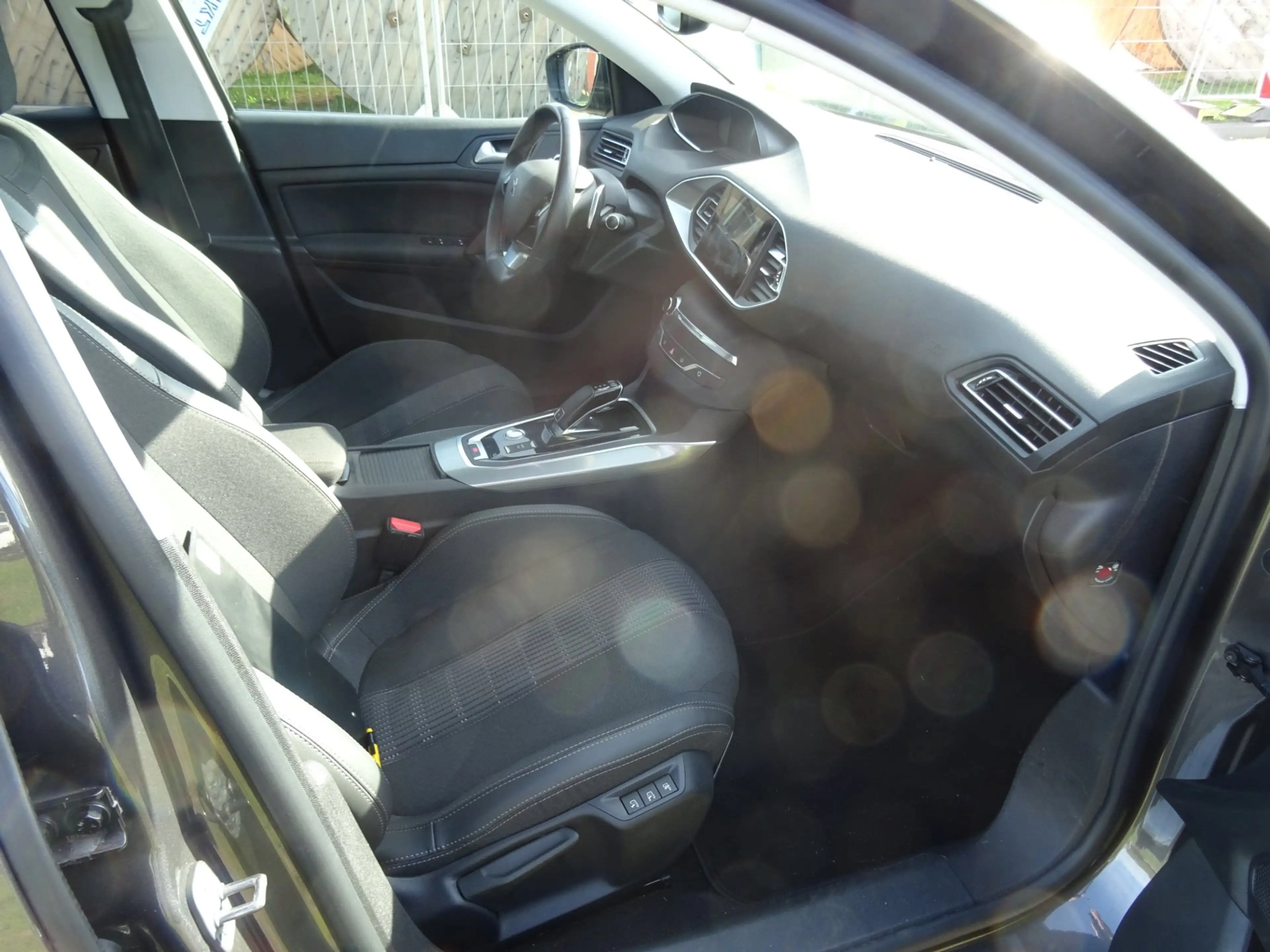 Peugeot 308 SW 1.2 PureTech Blue Lease Allure — photo 13