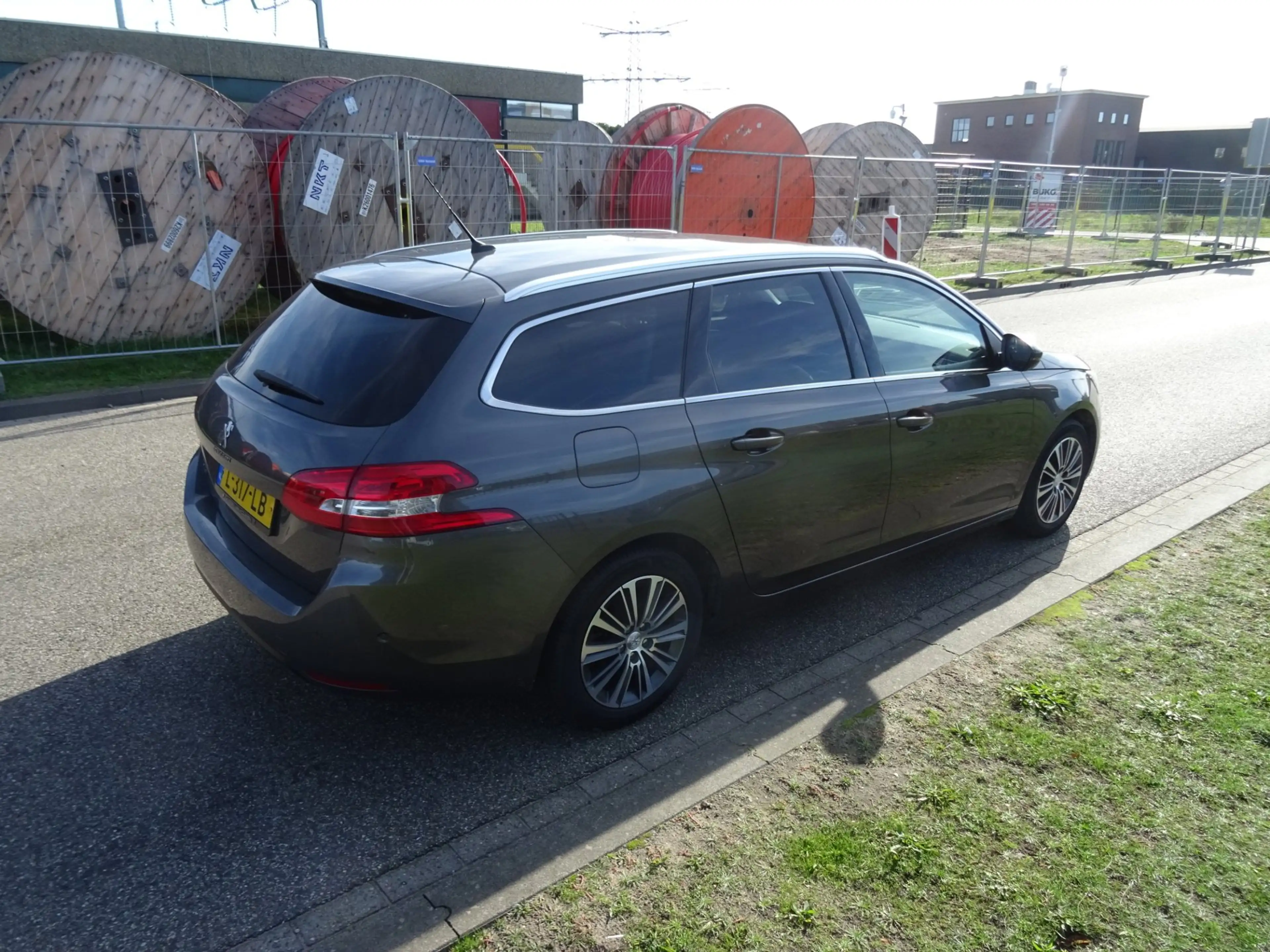 Peugeot 308 SW 1.2 PureTech Blue Lease Allure — photo 5