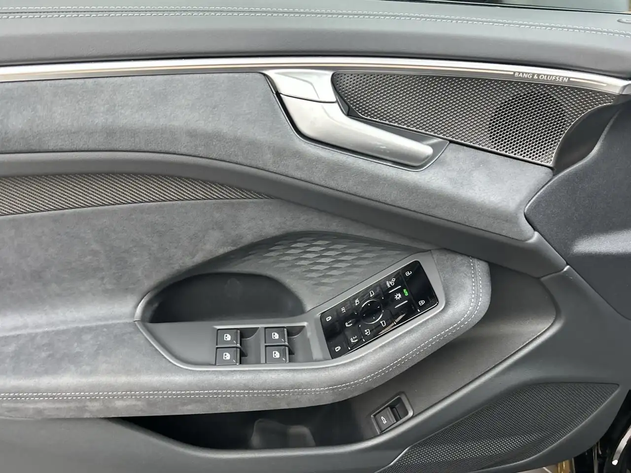 Audi A6 снимка Audi A6
