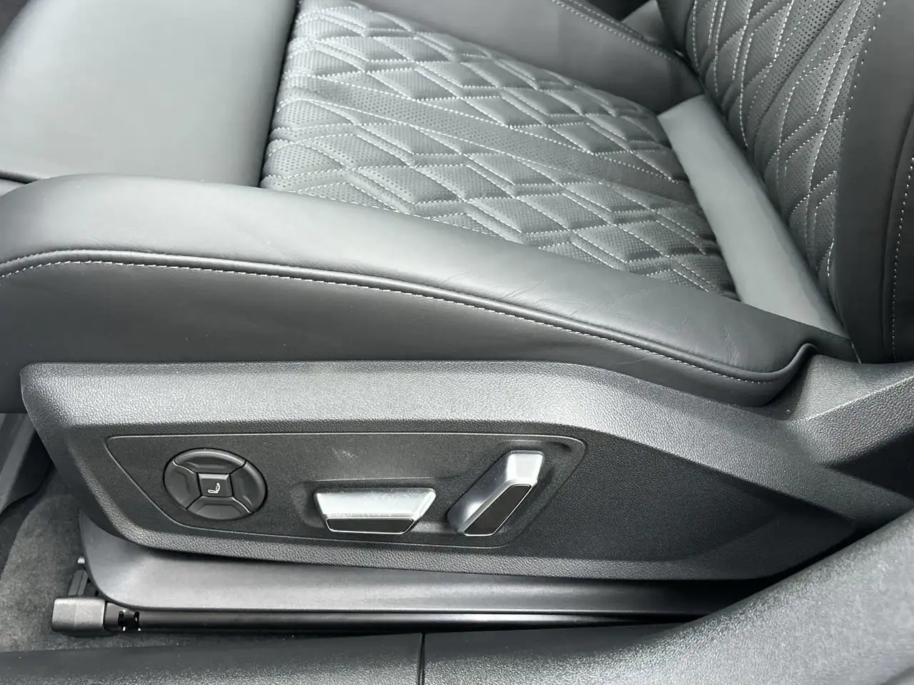 Audi A6 снимка Audi A6