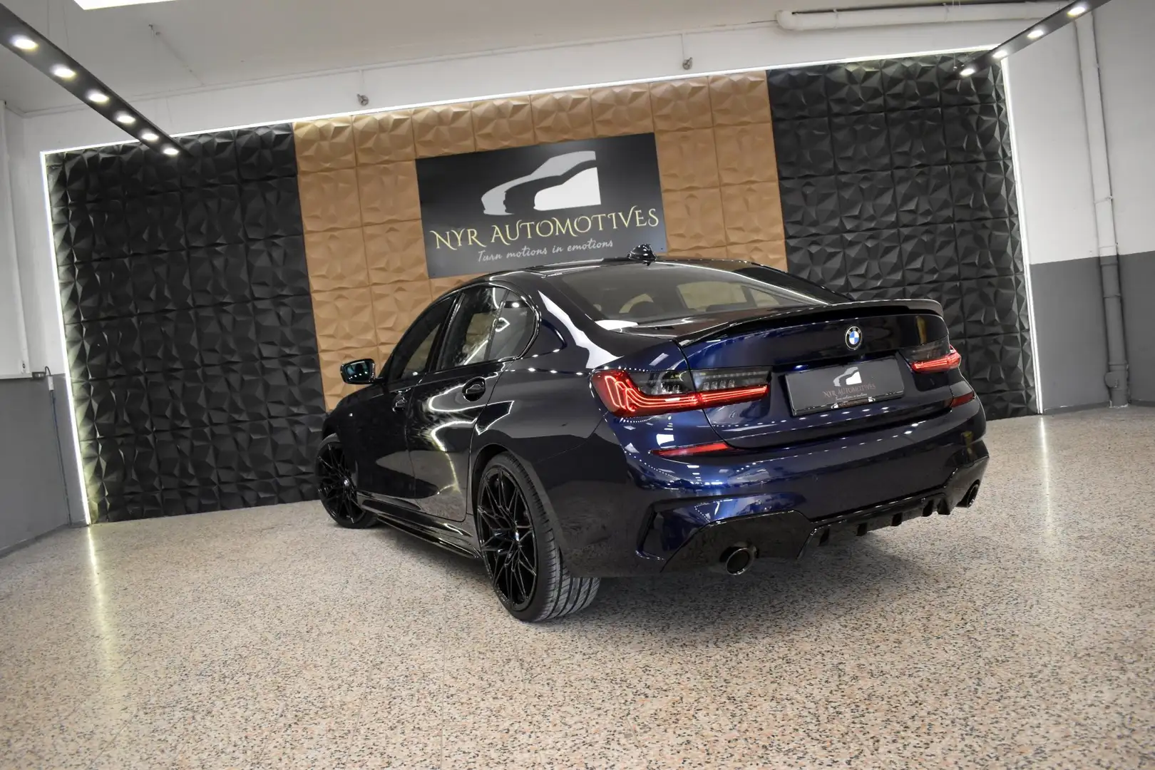 BMW 330 xd M-PERFORMANCE, KAMERA, LED, HUD,ACC, KEYLESS GO Blau - 2