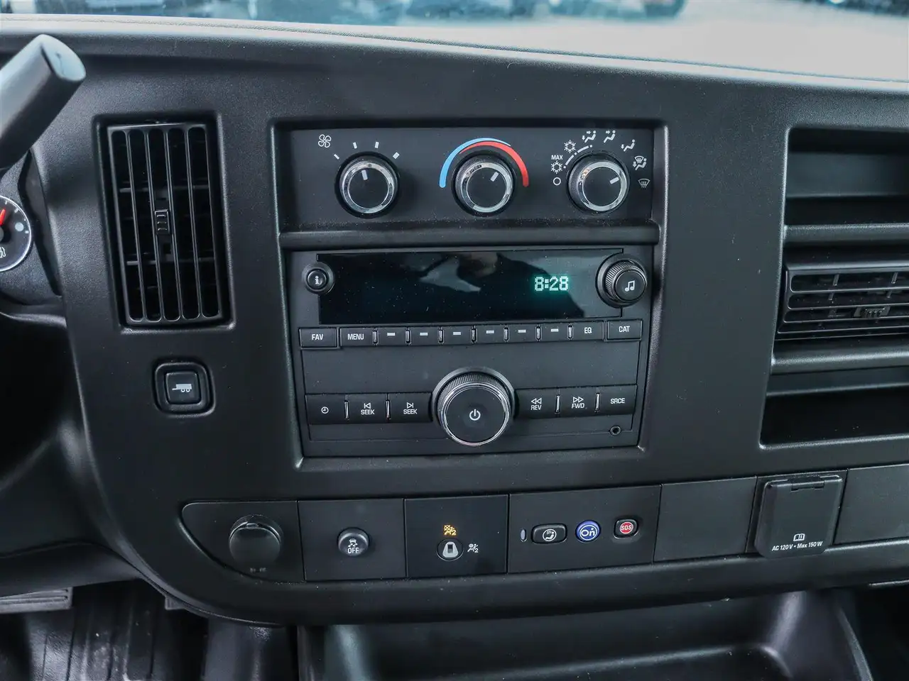 GMC Savana снимка GMC Savana