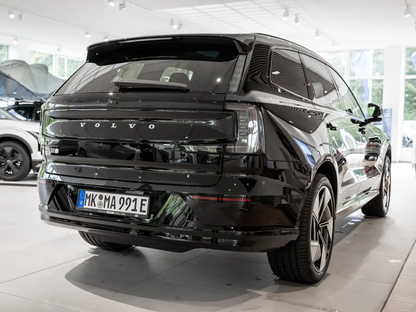 Volvo EX90 Ultra Performance Pure Electric AWD 360° Noir - 2