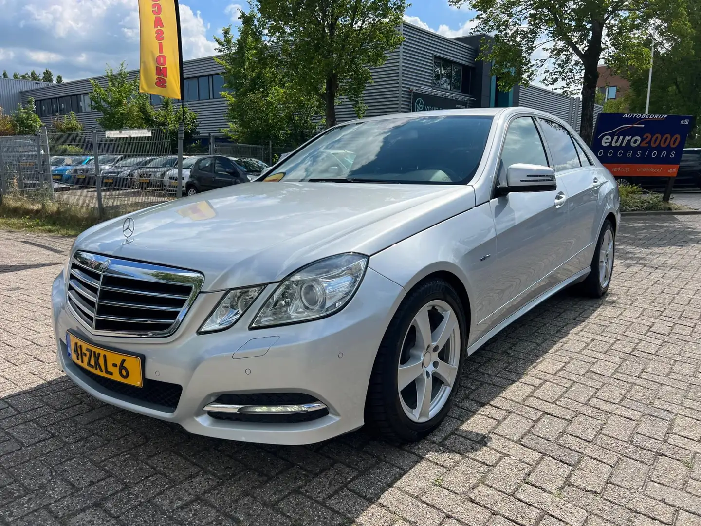 Mercedes-Benz E 200 CGI Business Class Avantgarde Grijs - 1