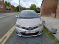 Toyota Yaris 1.3 - 87 VVT-i Gris - thumbnail 2