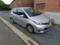 Toyota Yaris 1.3 - 87 VVT-i Gris - thumbnail 1