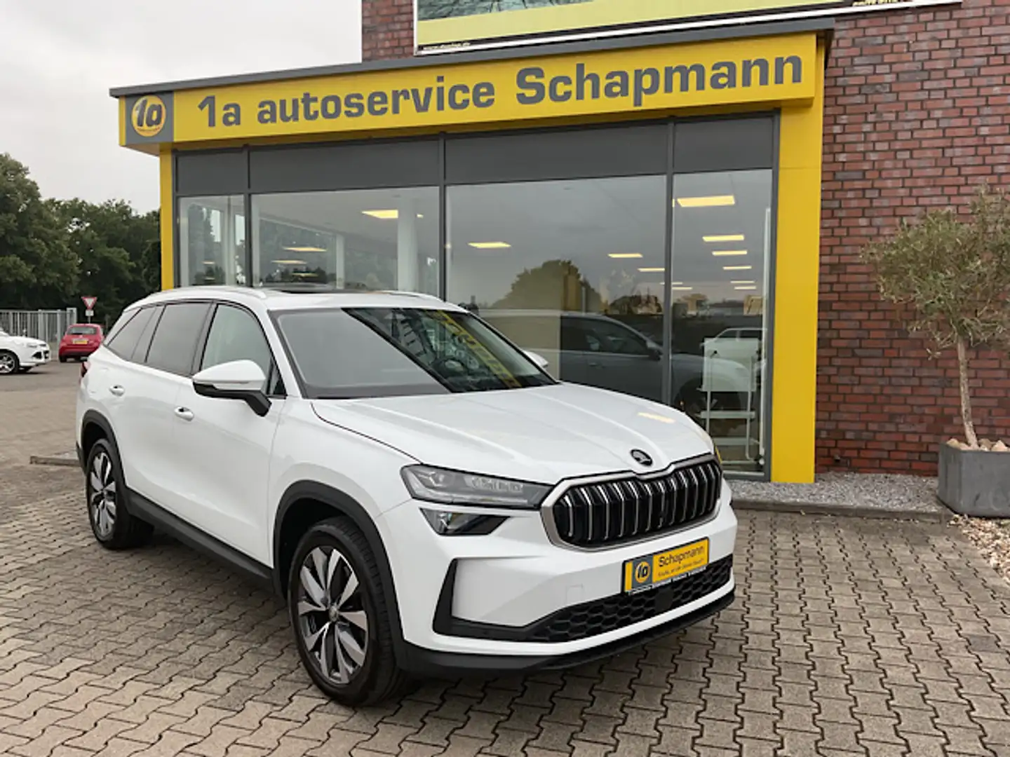 Skoda Kodiaq Kodiaq 2.0 TDI 4x4 DSG Selection AHK*PANO*7SITZE Weiß - 1