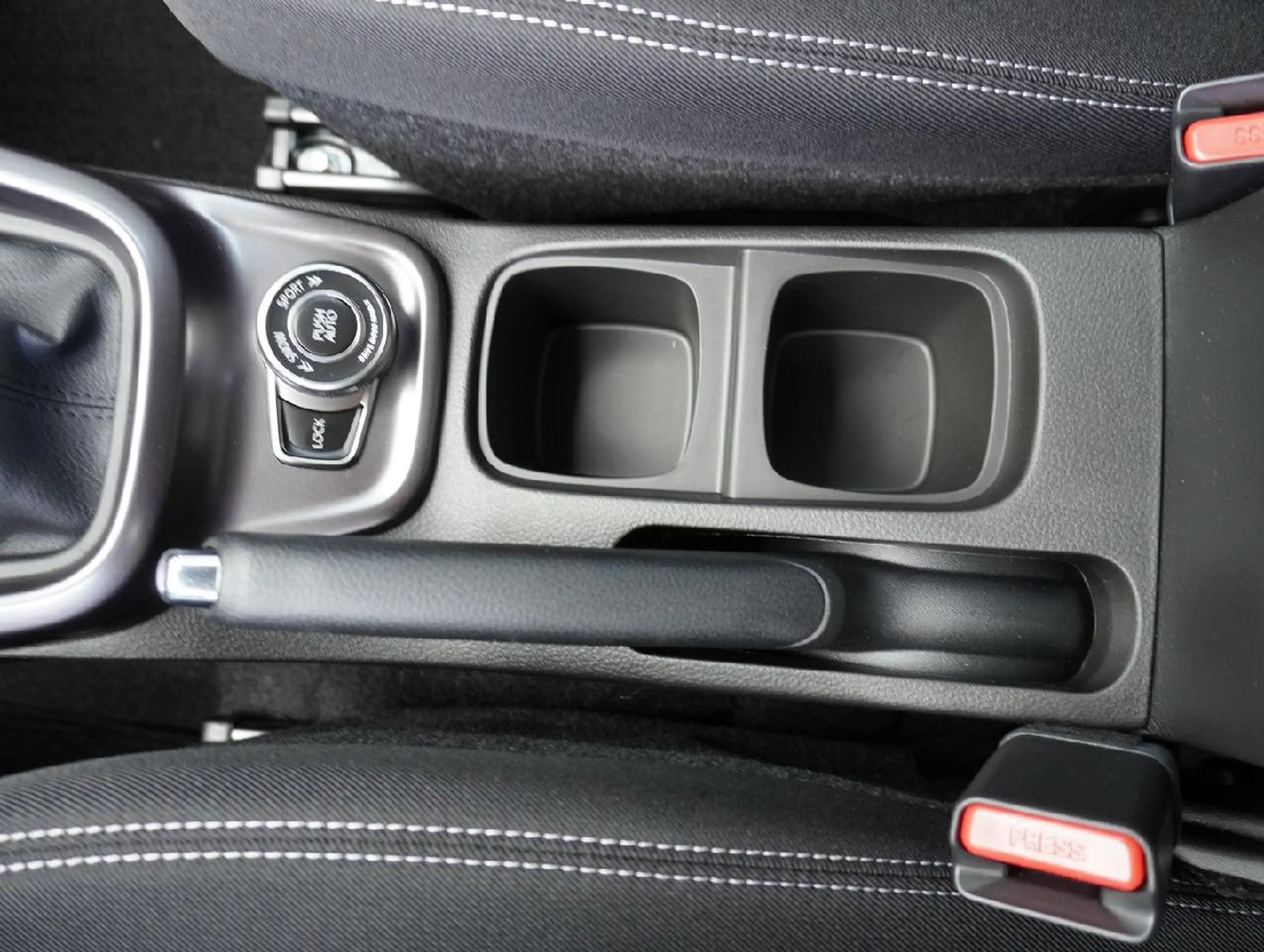 Suzuki Vitara 1.4 Mild-Hybrid Comfort 4x4 — photo 15