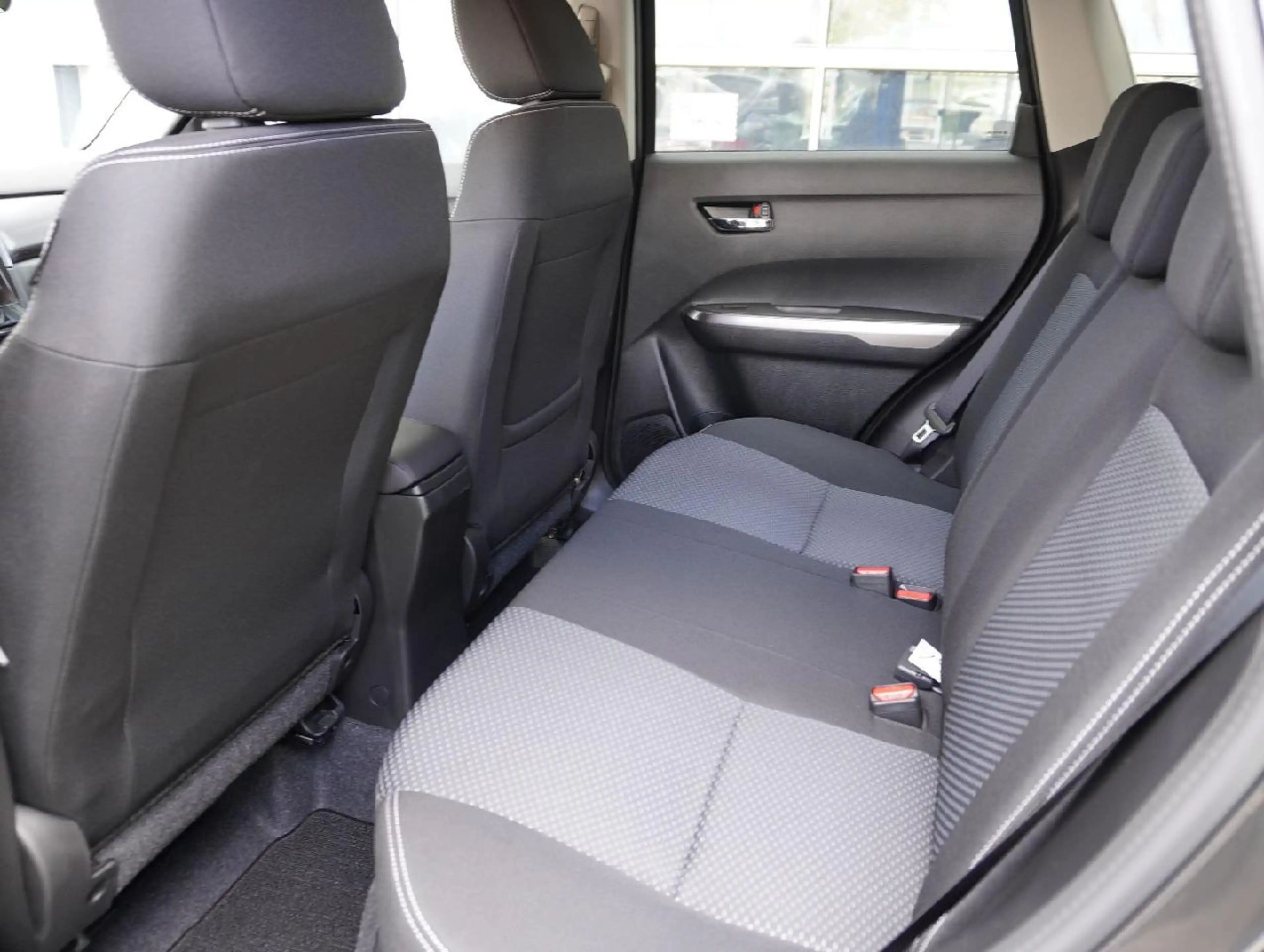 Suzuki Vitara 1.4 Mild-Hybrid Comfort 4x4 — photo 9
