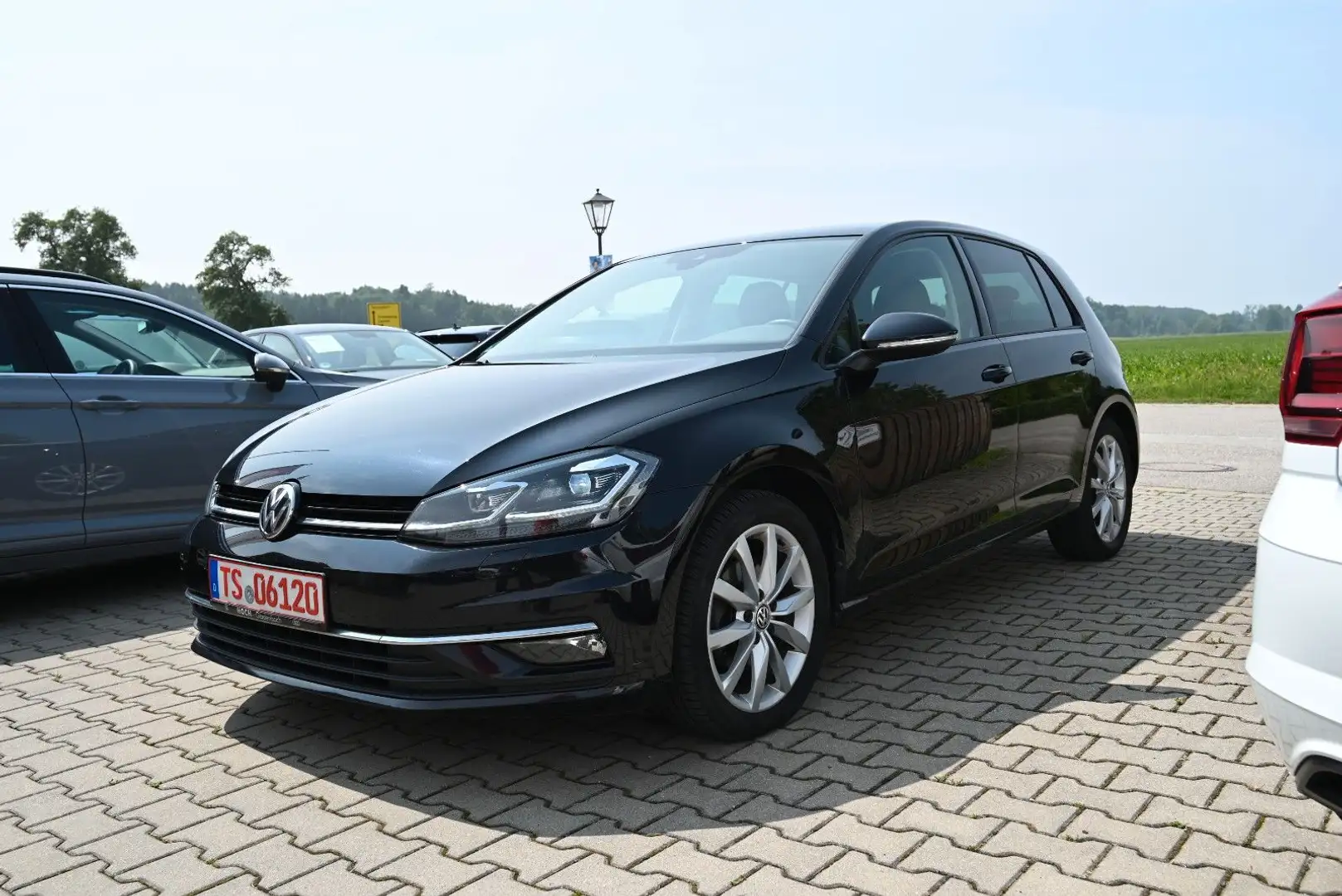 Volkswagen Golf VII Lim. Highline/Virtual/Alcantara/LED Noir - 2