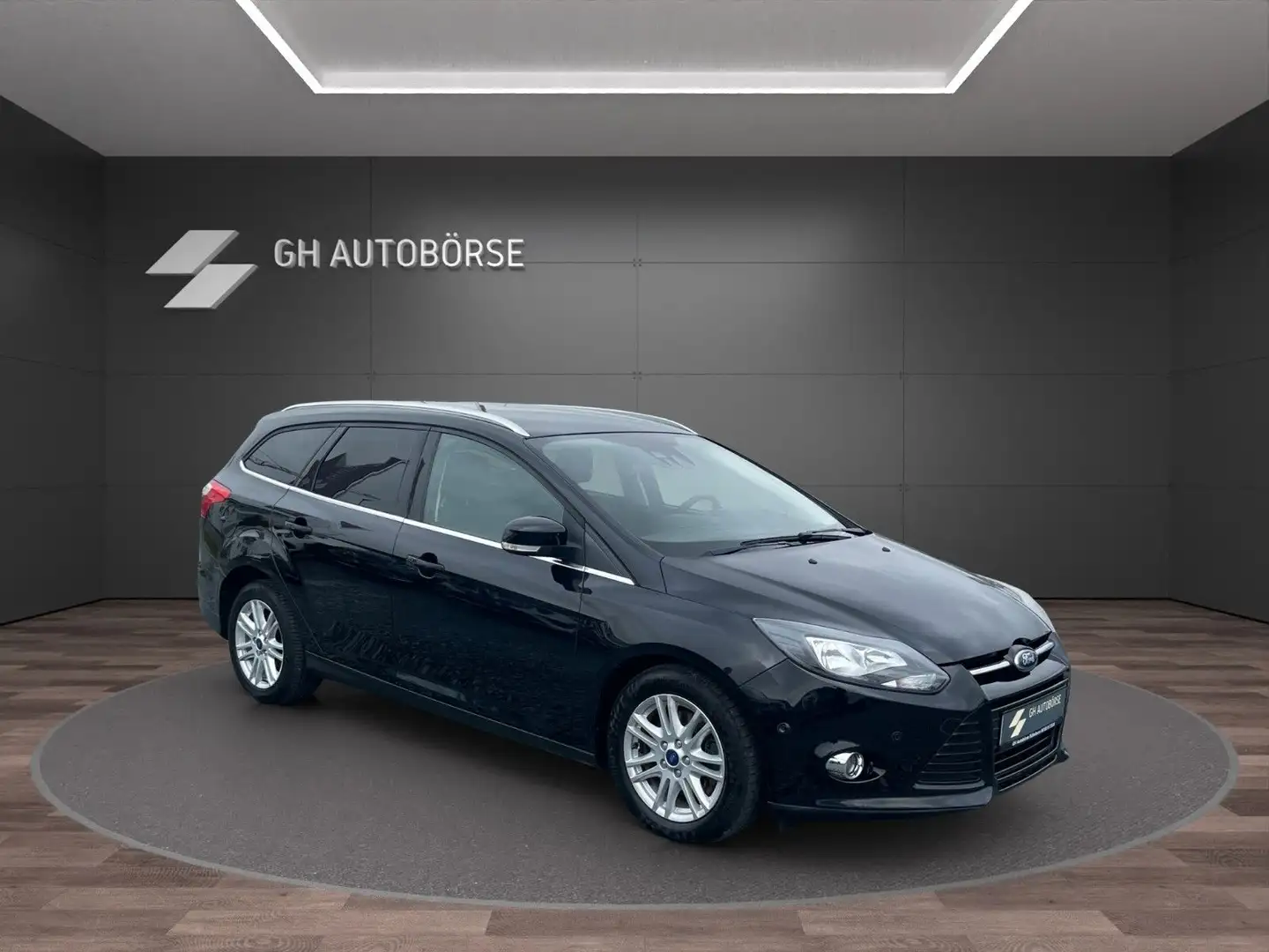 Ford Focus Turnier Titanium Automatik|R-KAM|NAVI|SZHZ Schwarz - 2