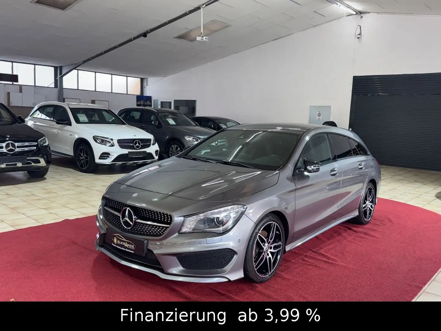 Mercedes-Benz CLA 180 Shooting Brake AMG LINE Gris - 1