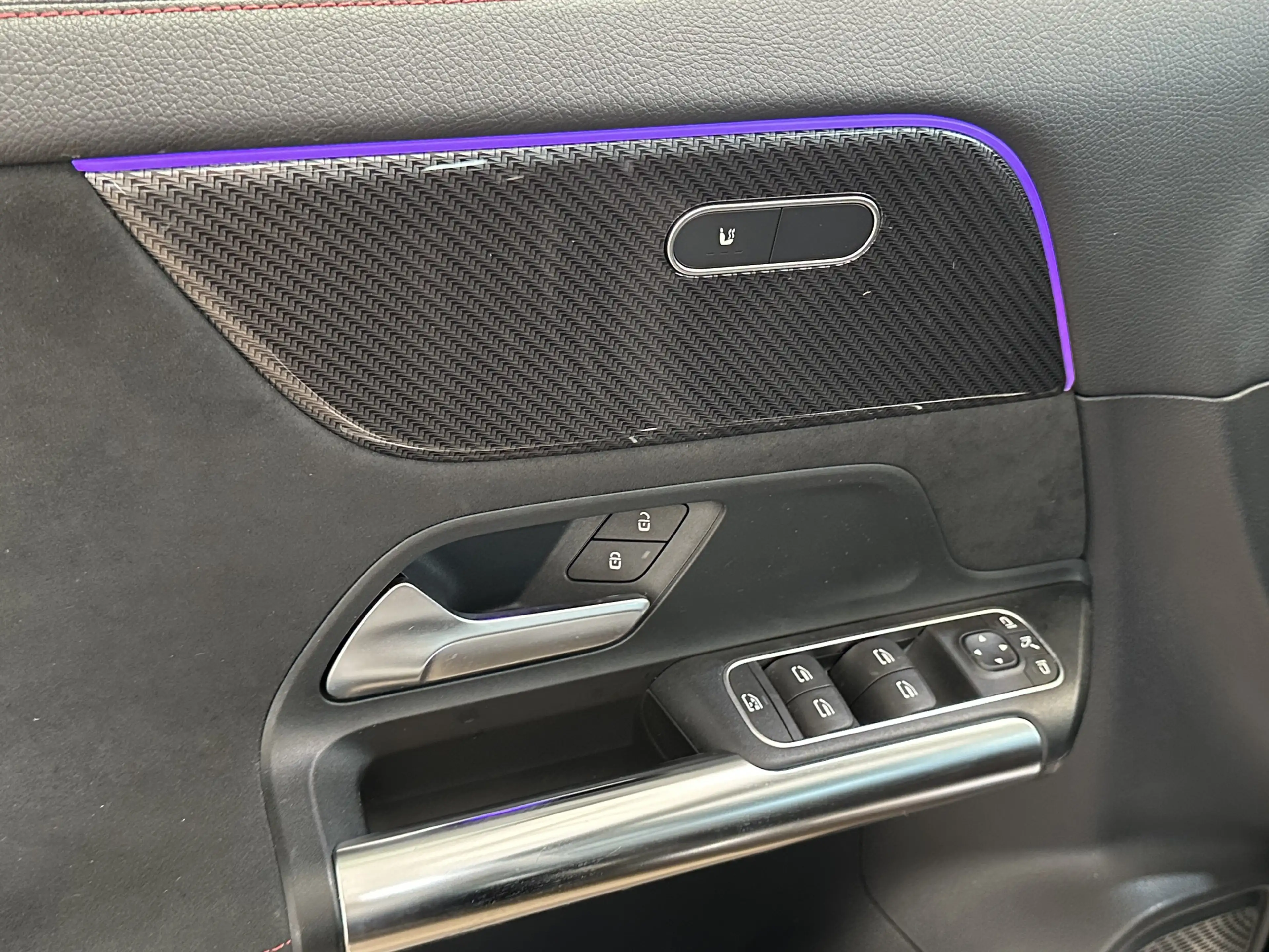 Mercedes-Benz GLA 220 d 4Matic AMG-Line 360Cam Ambiente Pano — photo 10