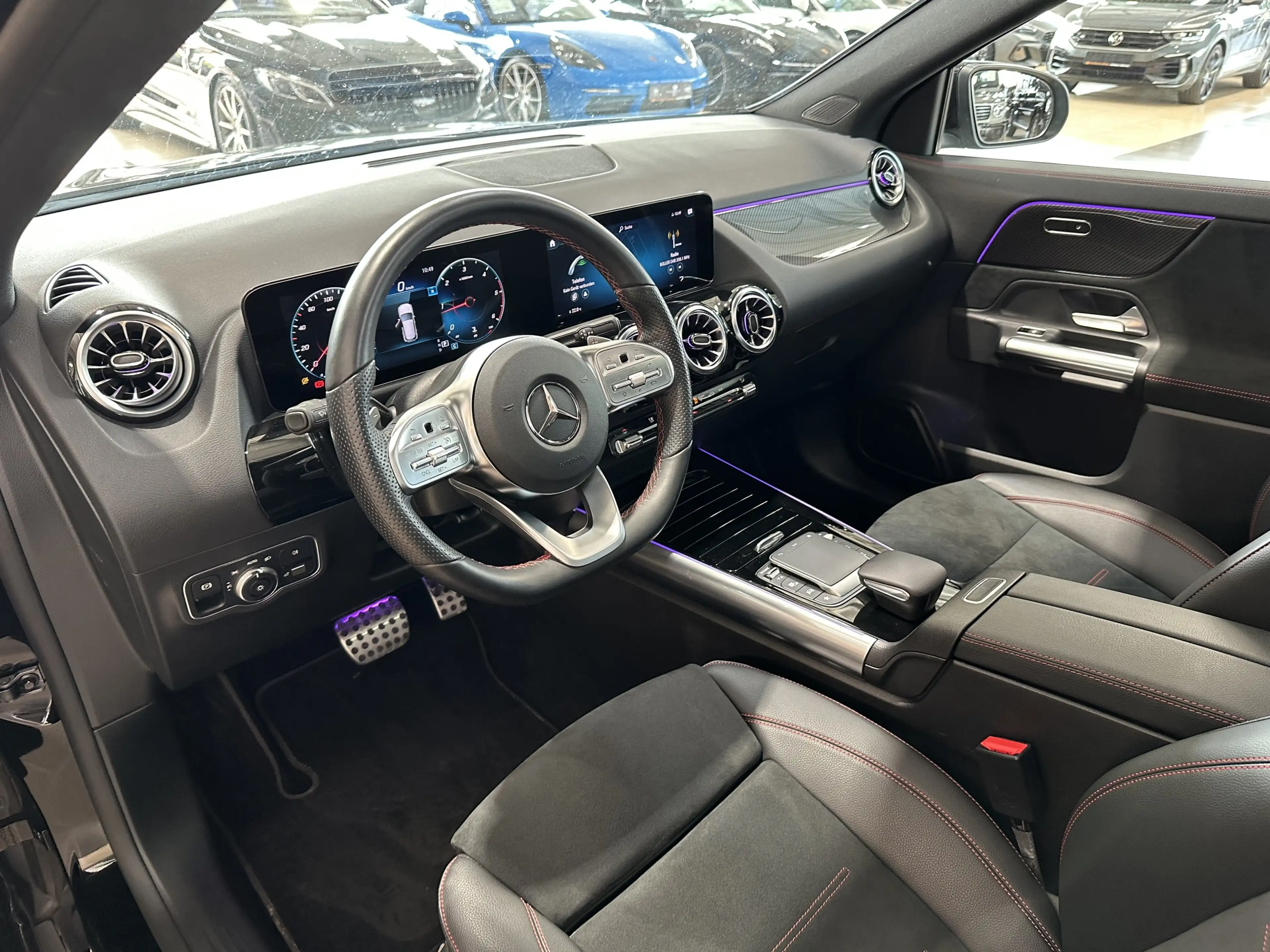 Mercedes-Benz GLA 220 d 4Matic AMG-Line 360Cam Ambiente Pano — photo 12