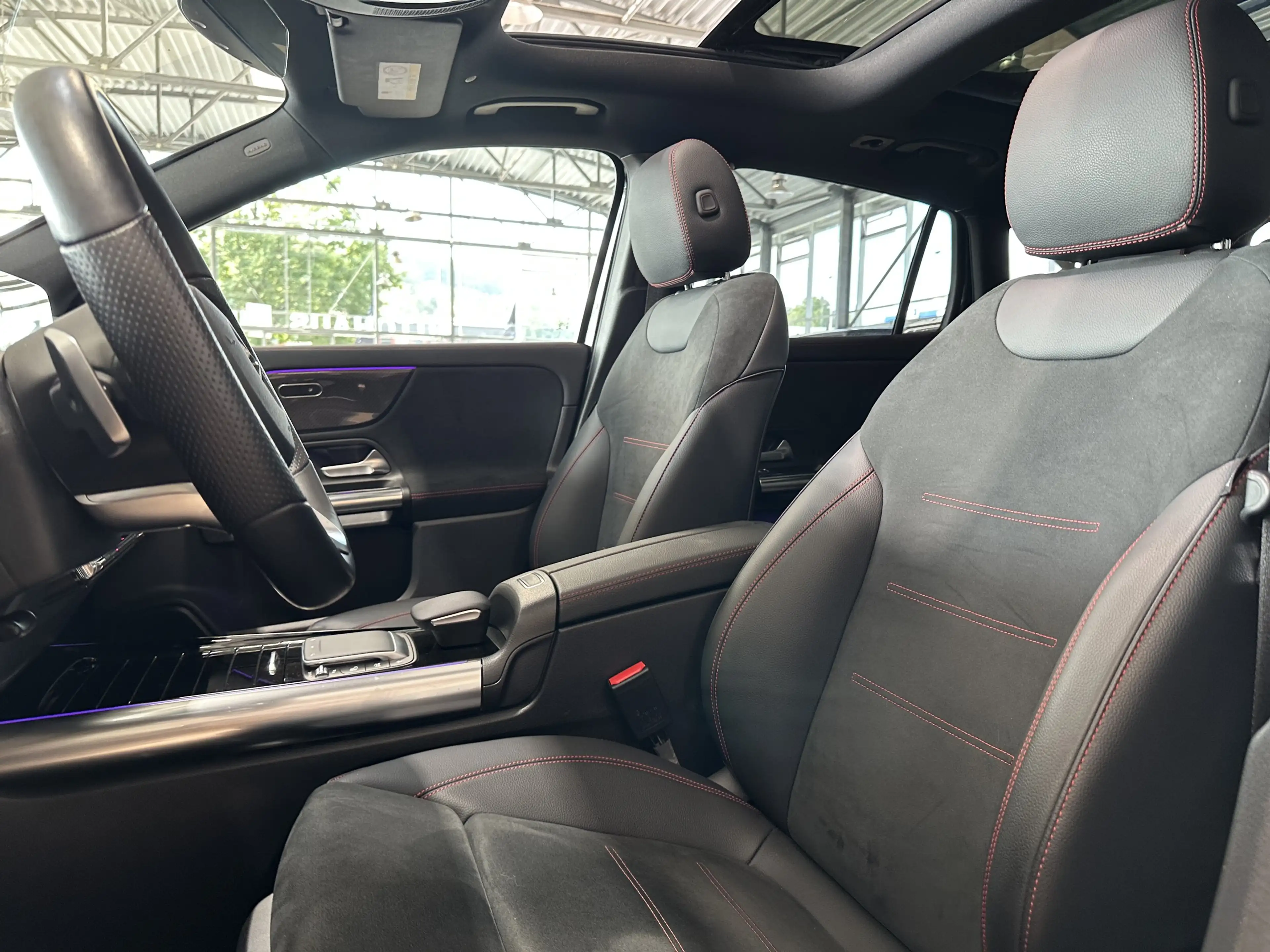 Mercedes-Benz GLA 220 d 4Matic AMG-Line 360Cam Ambiente Pano — photo 9
