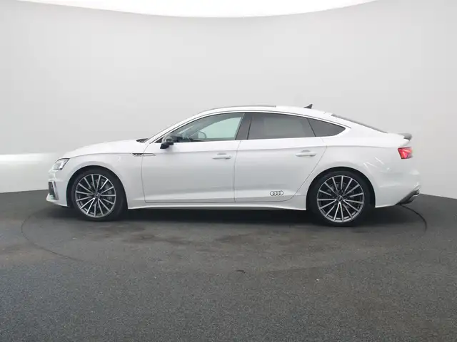 Audi A5 view 4