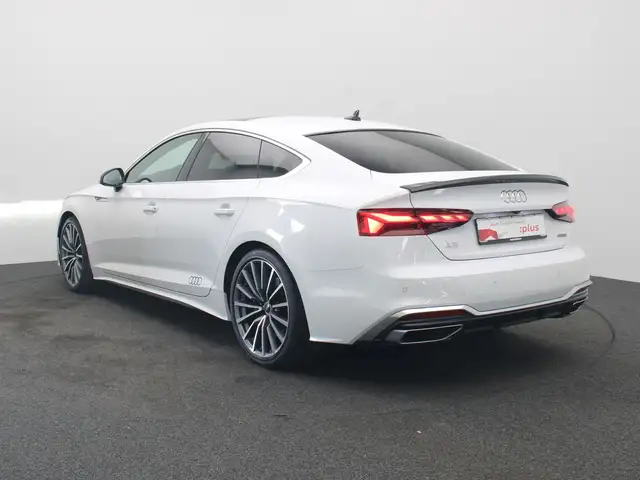Audi A5 view 5