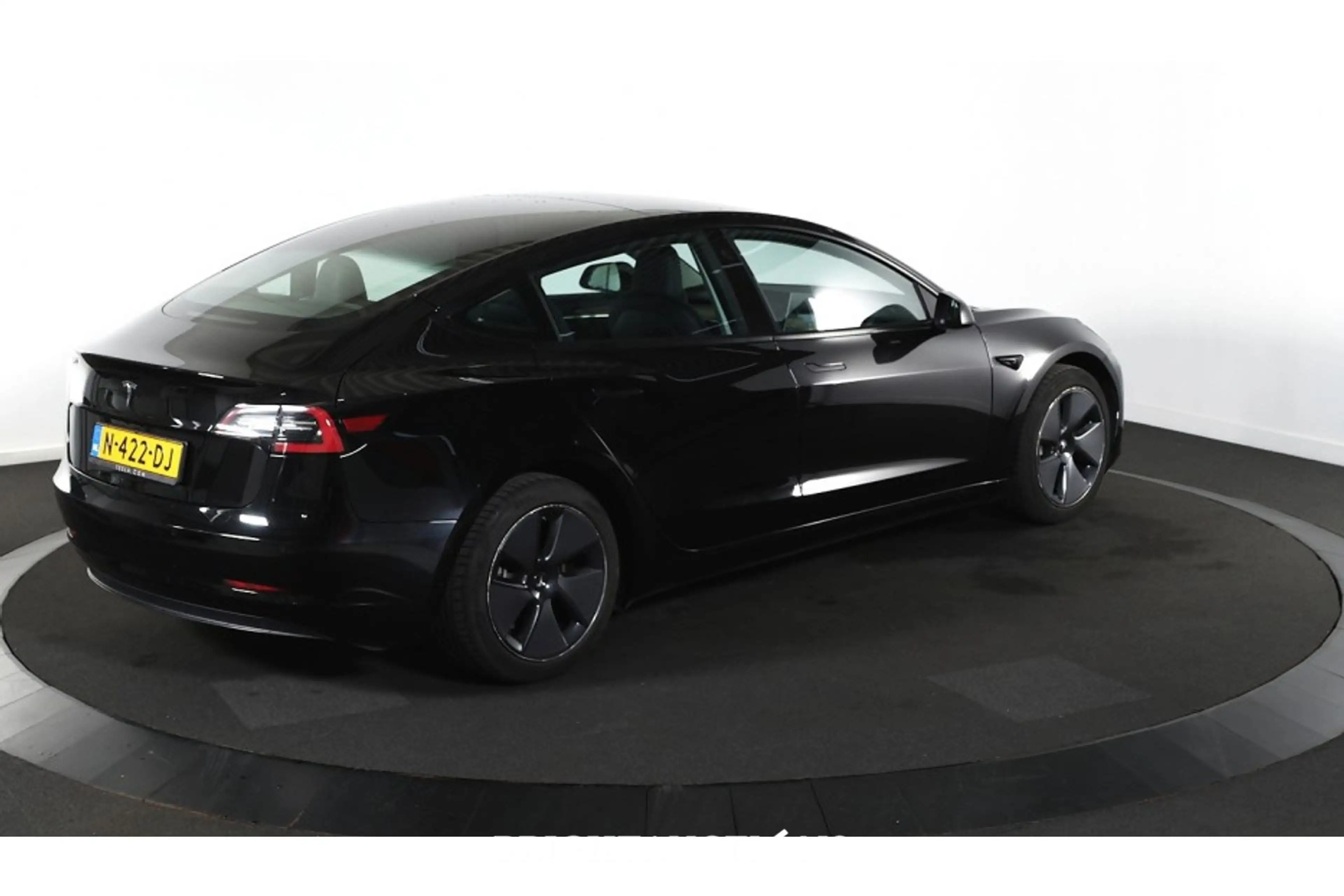 Tesla Model 3 Standard RWD Plus 60 kWh — photo 3