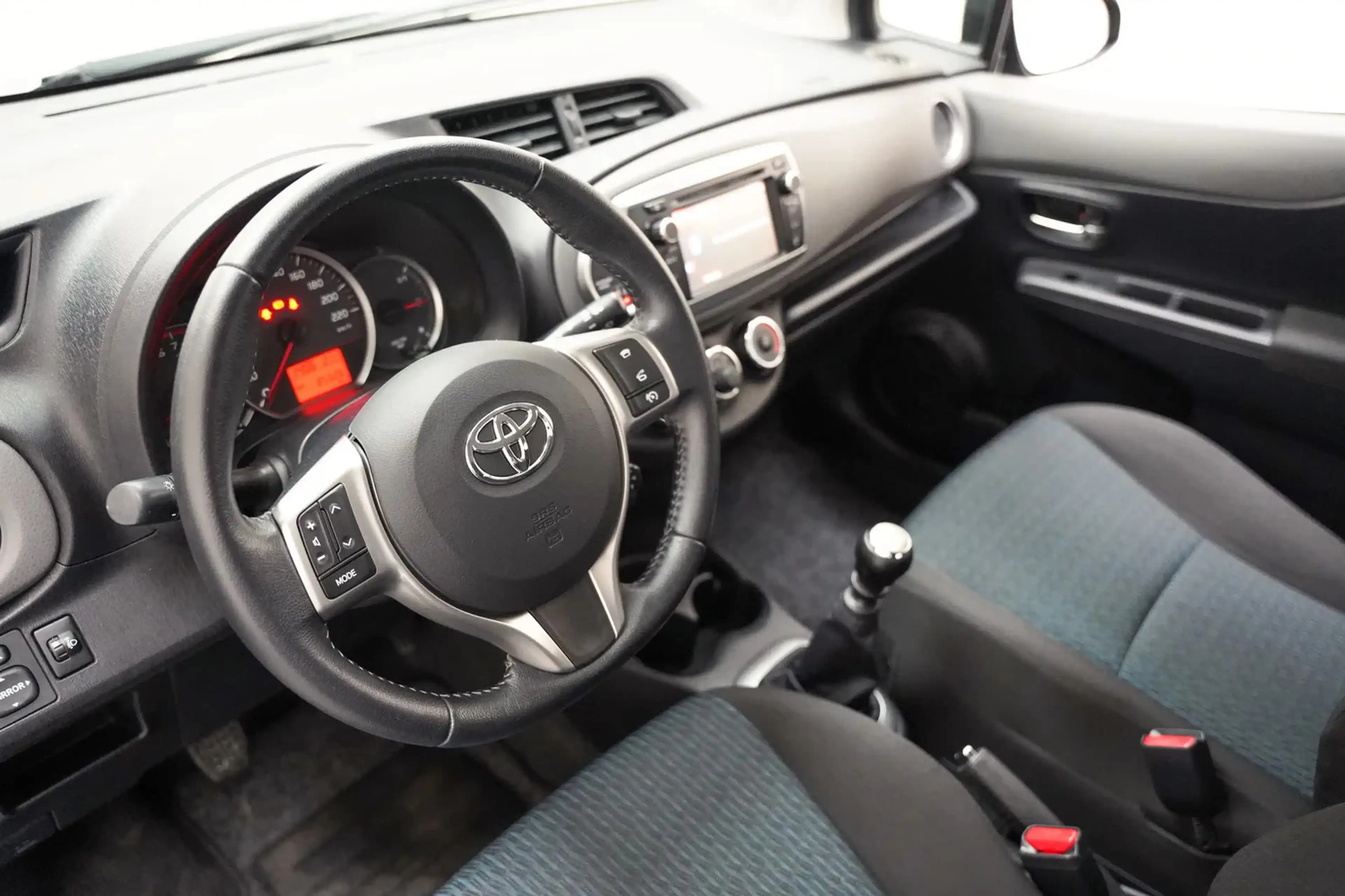 Toyota Yaris 1.3 VVT-i Aspiration [ Trekhaak Camera Airco Cruis — photo 13