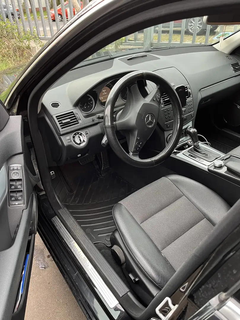 Mercedes-Benz C 180 C180 CGI Automatik BlueEFFICIENCY Avantgarde Noir - 2