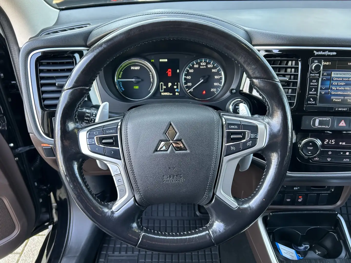 Mitsubishi Outlander 2.0 PHEV instyle 50% deal 8.725,- ACTIE Sportpakke Siyah - 2