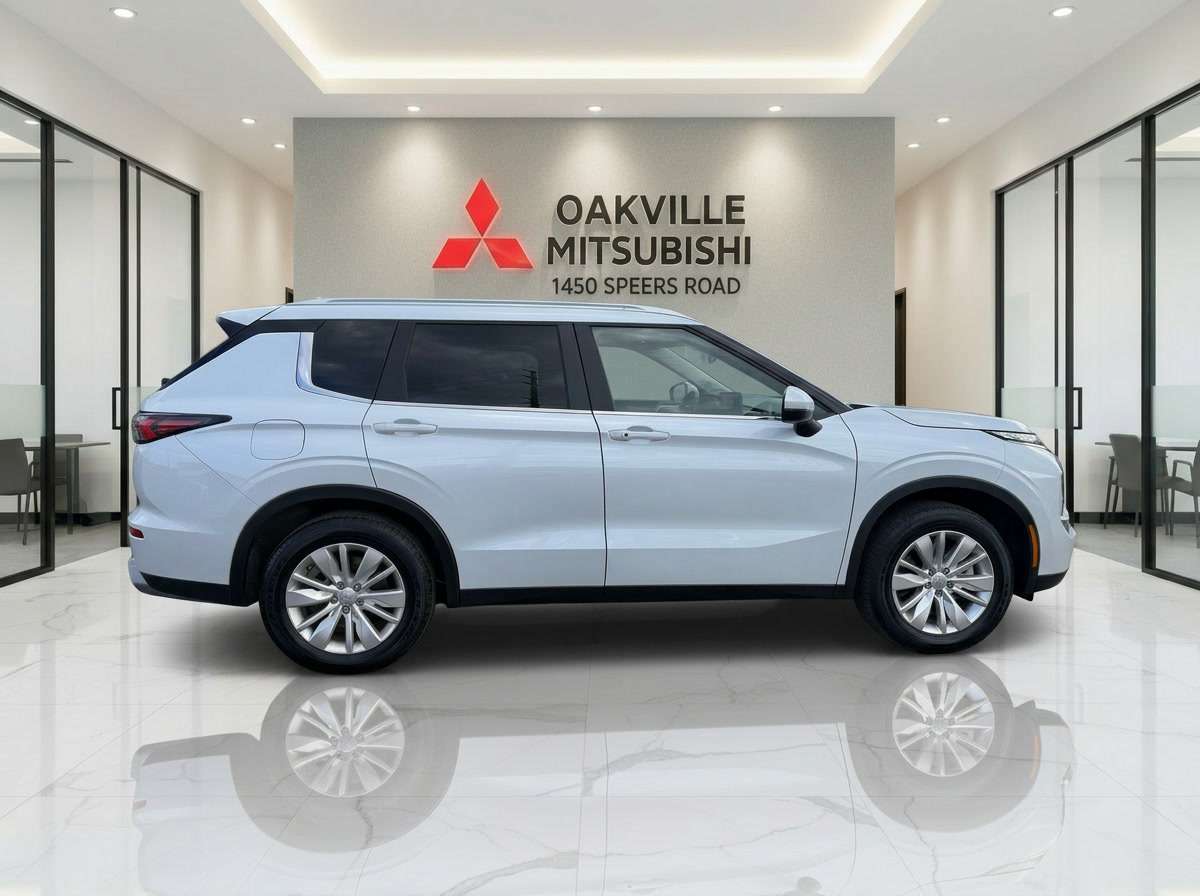 used 2025 Mitsubishi Outlander car, priced at $34,450