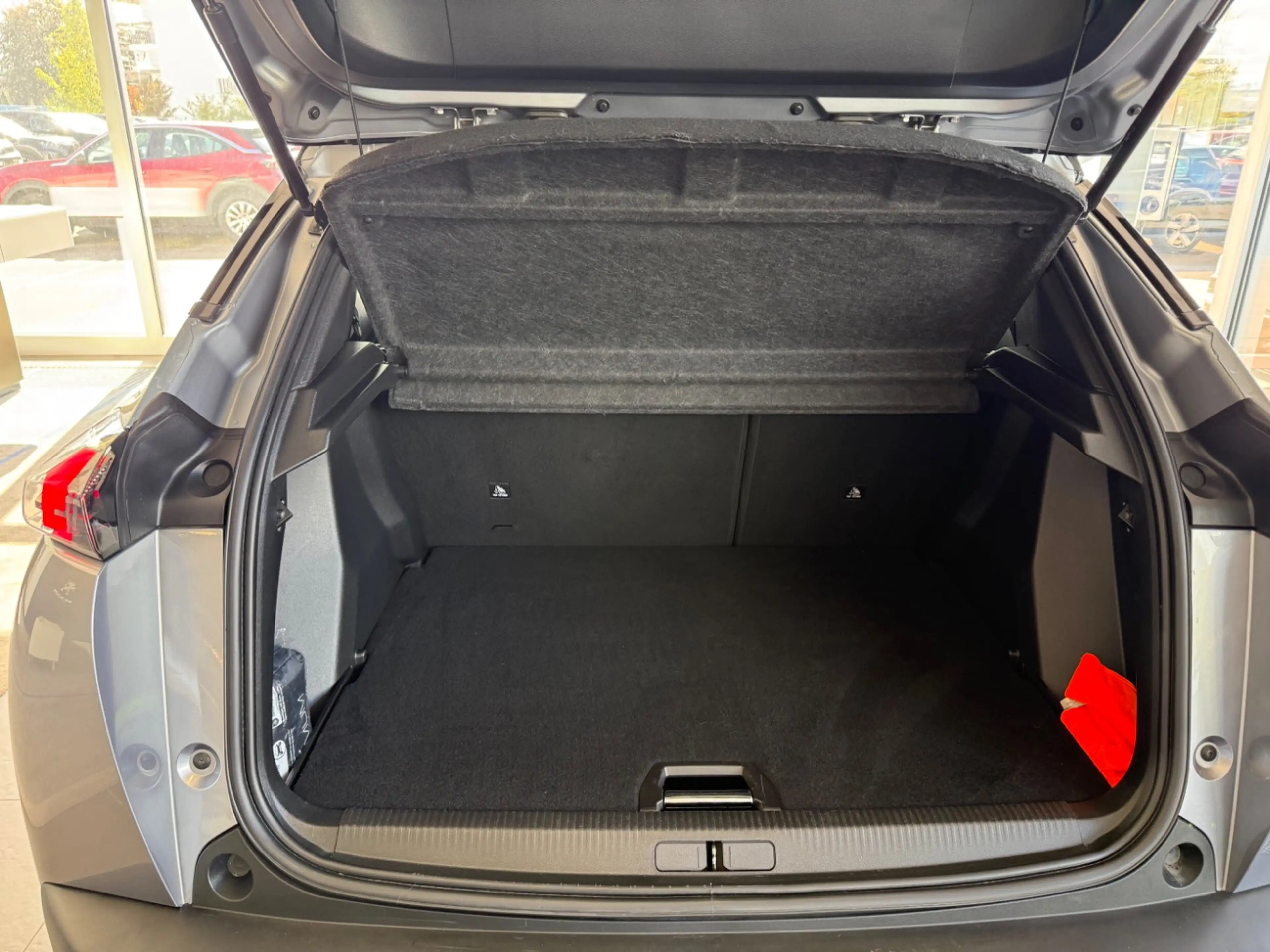 Peugeot e-2008 136 GT Pack Sitzheizung*Rückfahrkamera — photo 11