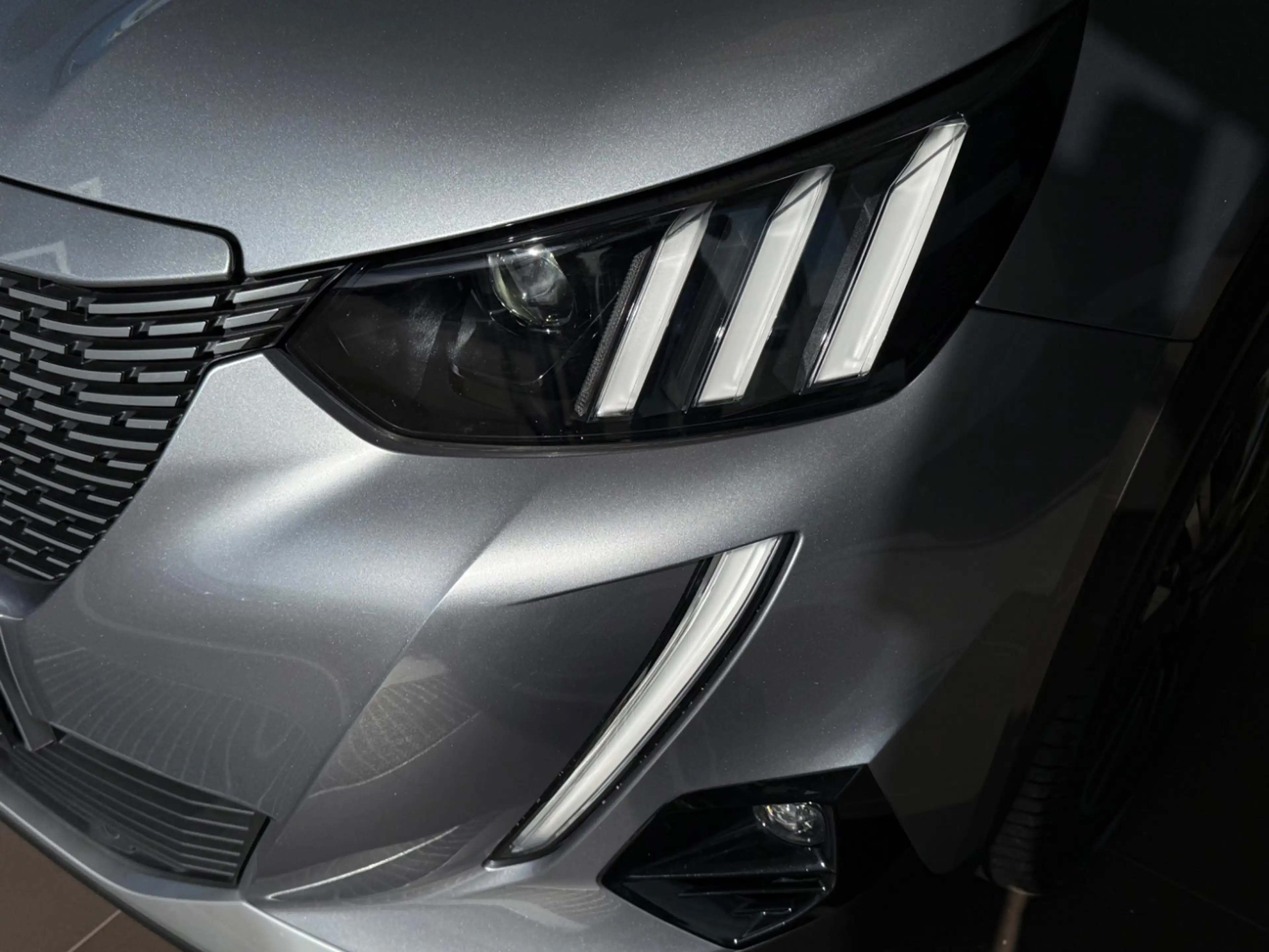 Peugeot e-2008 136 GT Pack Sitzheizung*Rückfahrkamera — photo 9