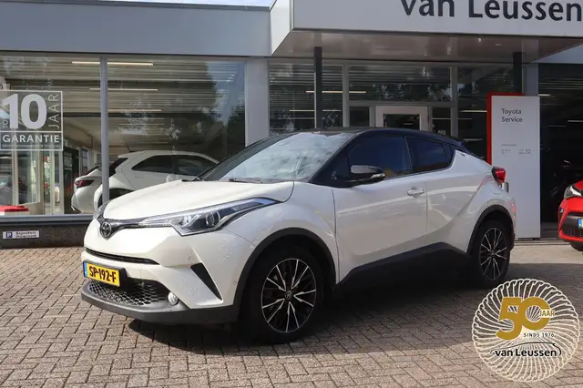 Toyota C-HR 1.2 TURBO STYLE 1300 KG TREKGEWICHT NAVI DAB STOEL