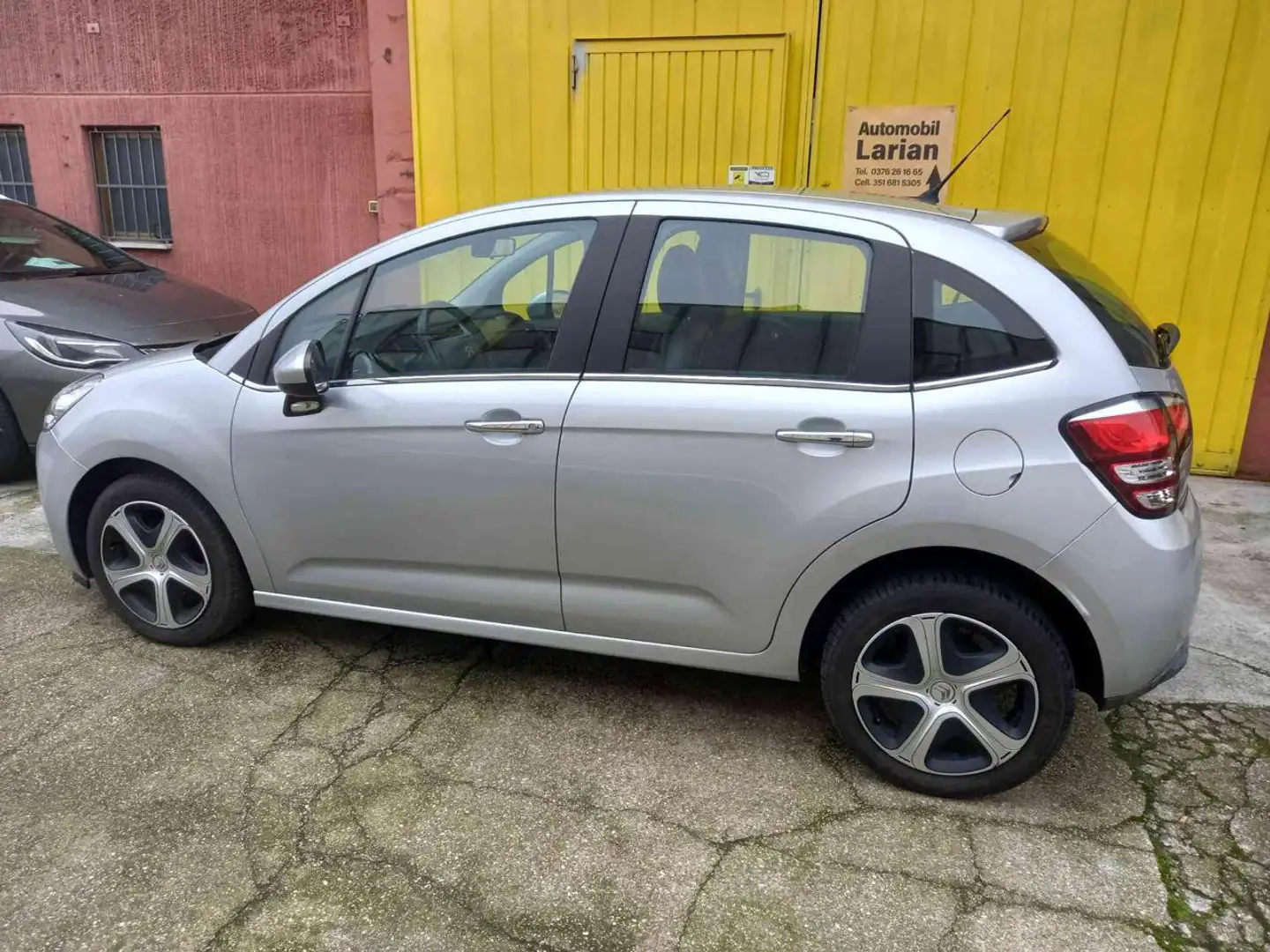 Citroen C3 PureTech 82 Exclusive  NEOPATENTATI Argento - 2