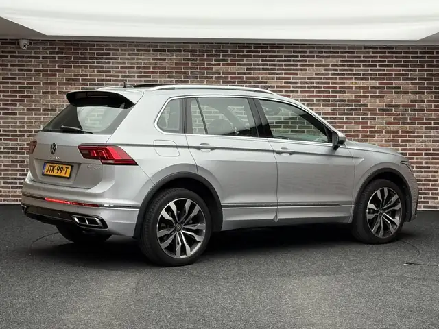 Volkswagen Tiguan view 2