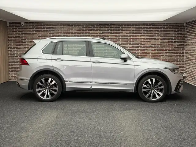 Volkswagen Tiguan view 4