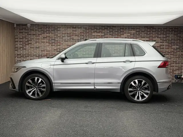 Volkswagen Tiguan view 6