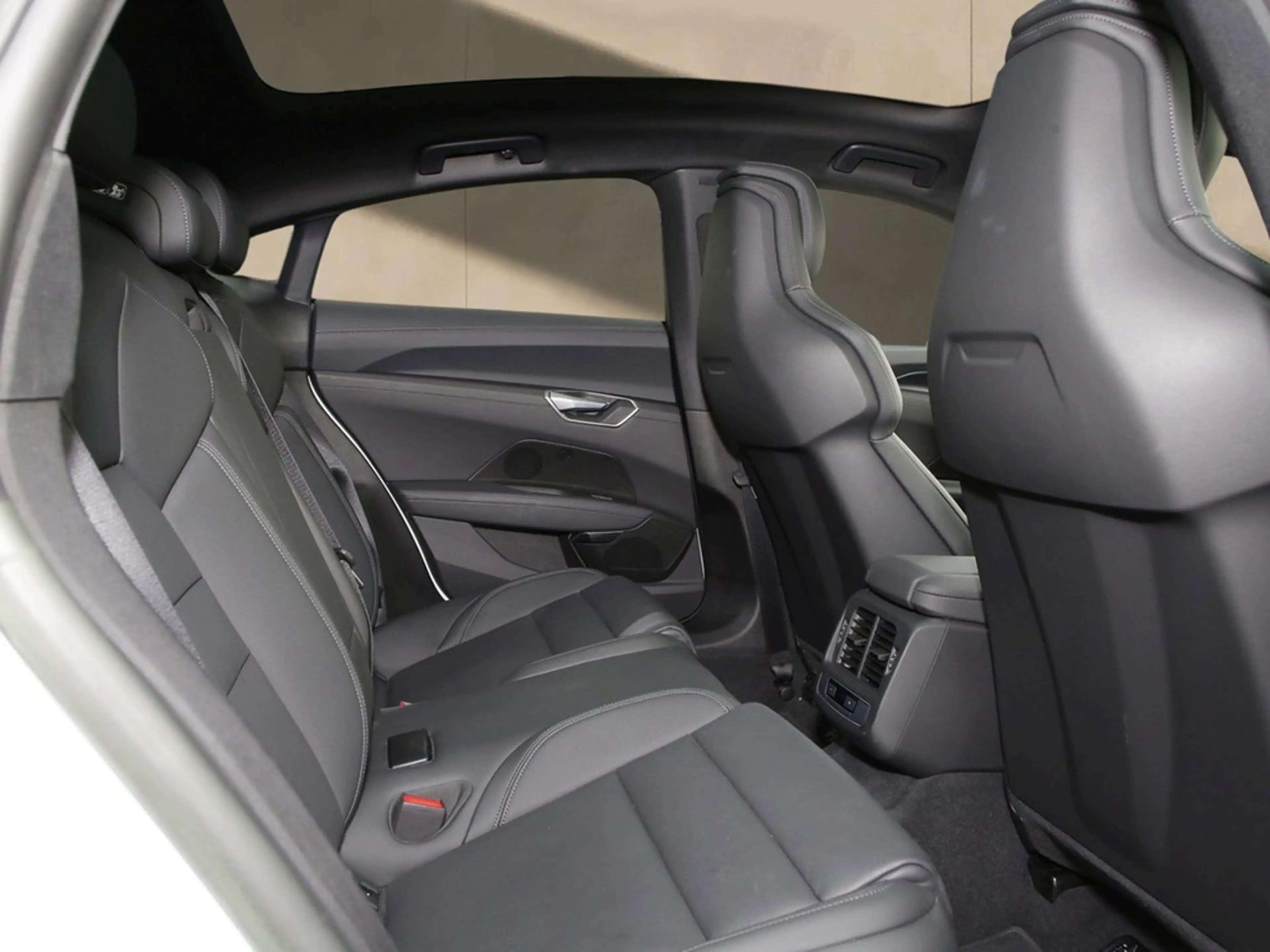 Audi e-tron GT Q 20"|B&O|PANO|ACC|RFK — photo 9
