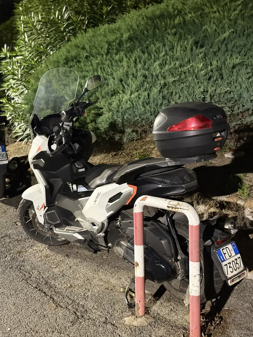 Peugeot XP400 gt - 2