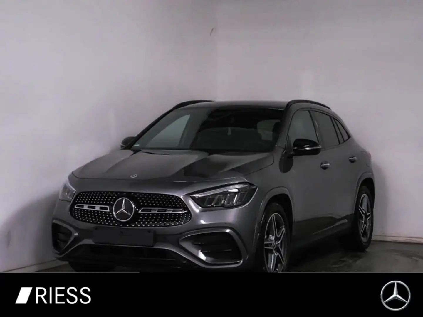 Mercedes-Benz GLA 250 4M AMG Premium+Night+Navi+Kamera+PTS+LED Grau - 1