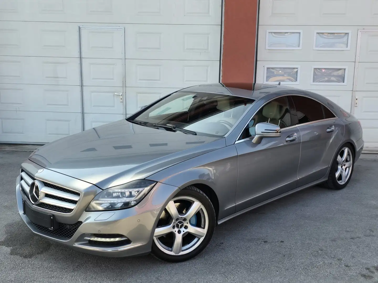 Mercedes-Benz CLS 350 CDI 4MATIC Aut. DPF Gris - 1