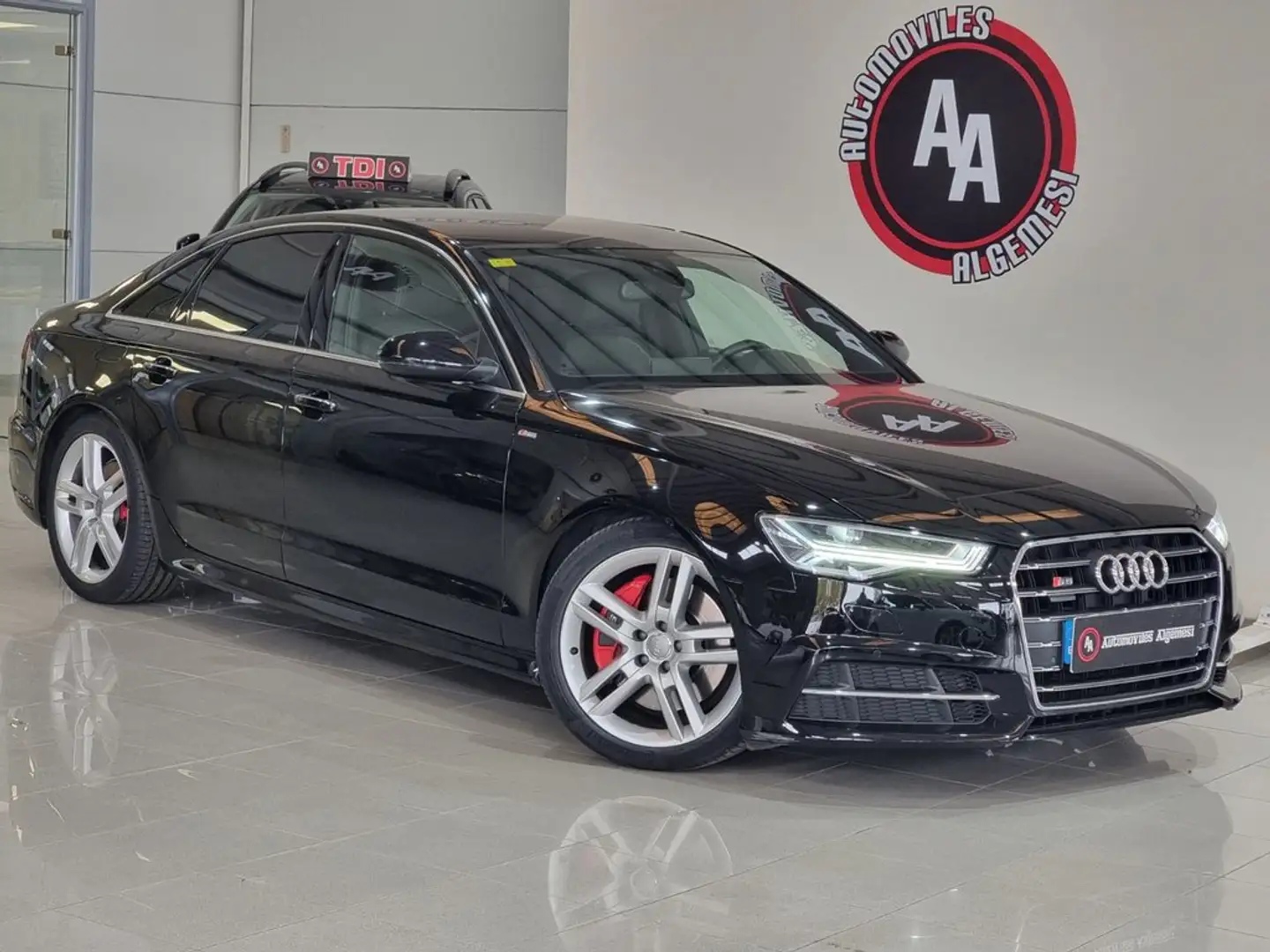 Audi A6 3.0 TFSI 333CV quattro S tronic S line Schwarz - 1
