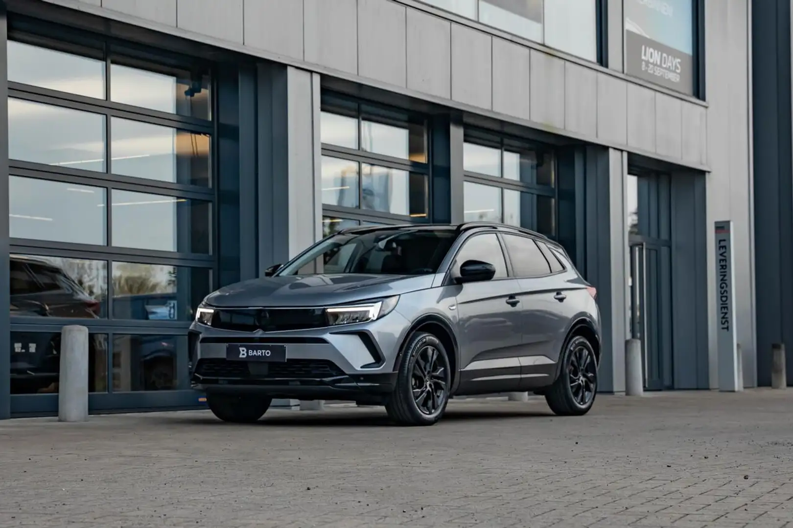 Opel Grandland 130pk AT | GS | Trekhaak | Camera | Navi | ... Argento - 2